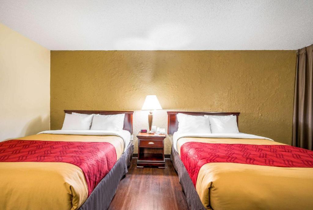 Econo Lodge Corinth Экстерьер фото